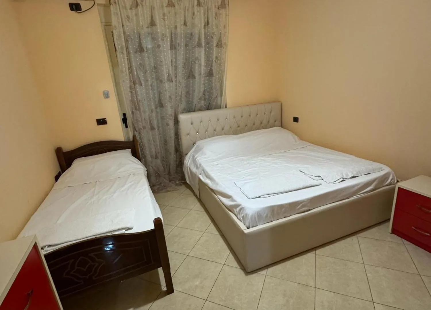 Miri'S Apartments Vlorë アルバニア